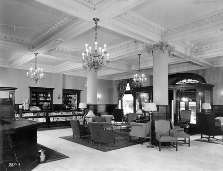 Stoddard_hotel_lobby_1935.jpg