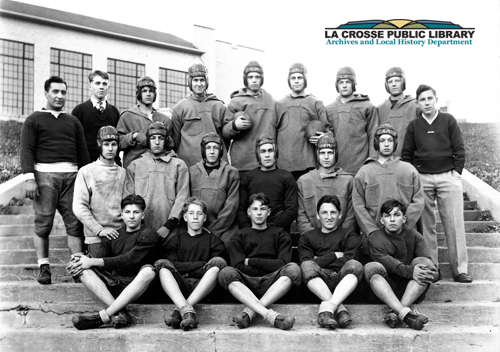 Lake_Mills_1929_undefeated_football_team_credit.jpg
